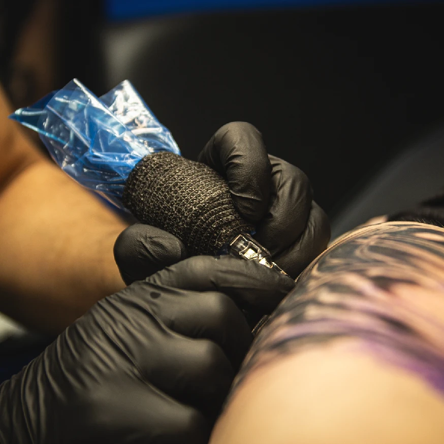 Préparation avant tatouage biomécanique et cover-up à Montréal & Laval